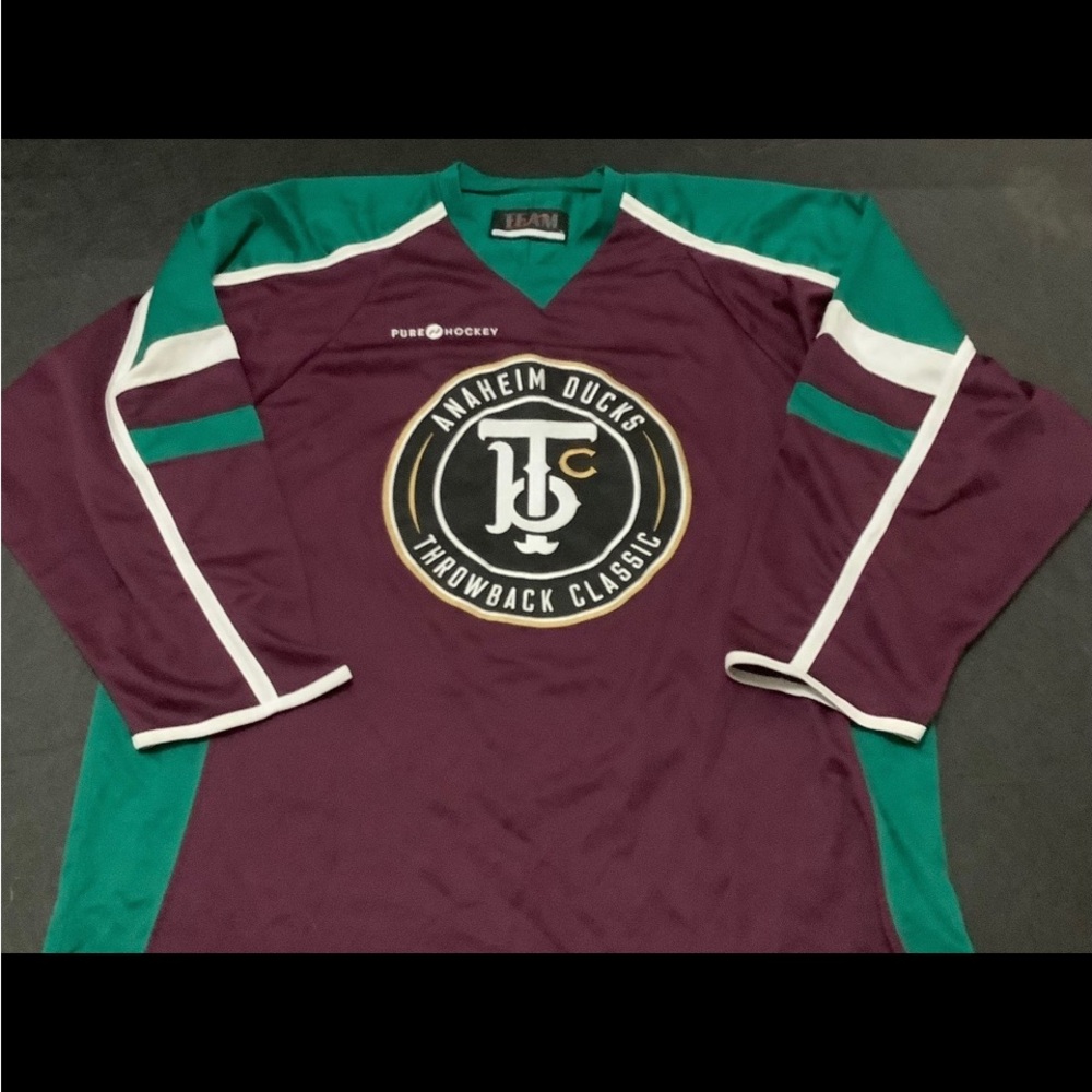 Anaheim Ducks Throwback Classic jersey #26 and #25
